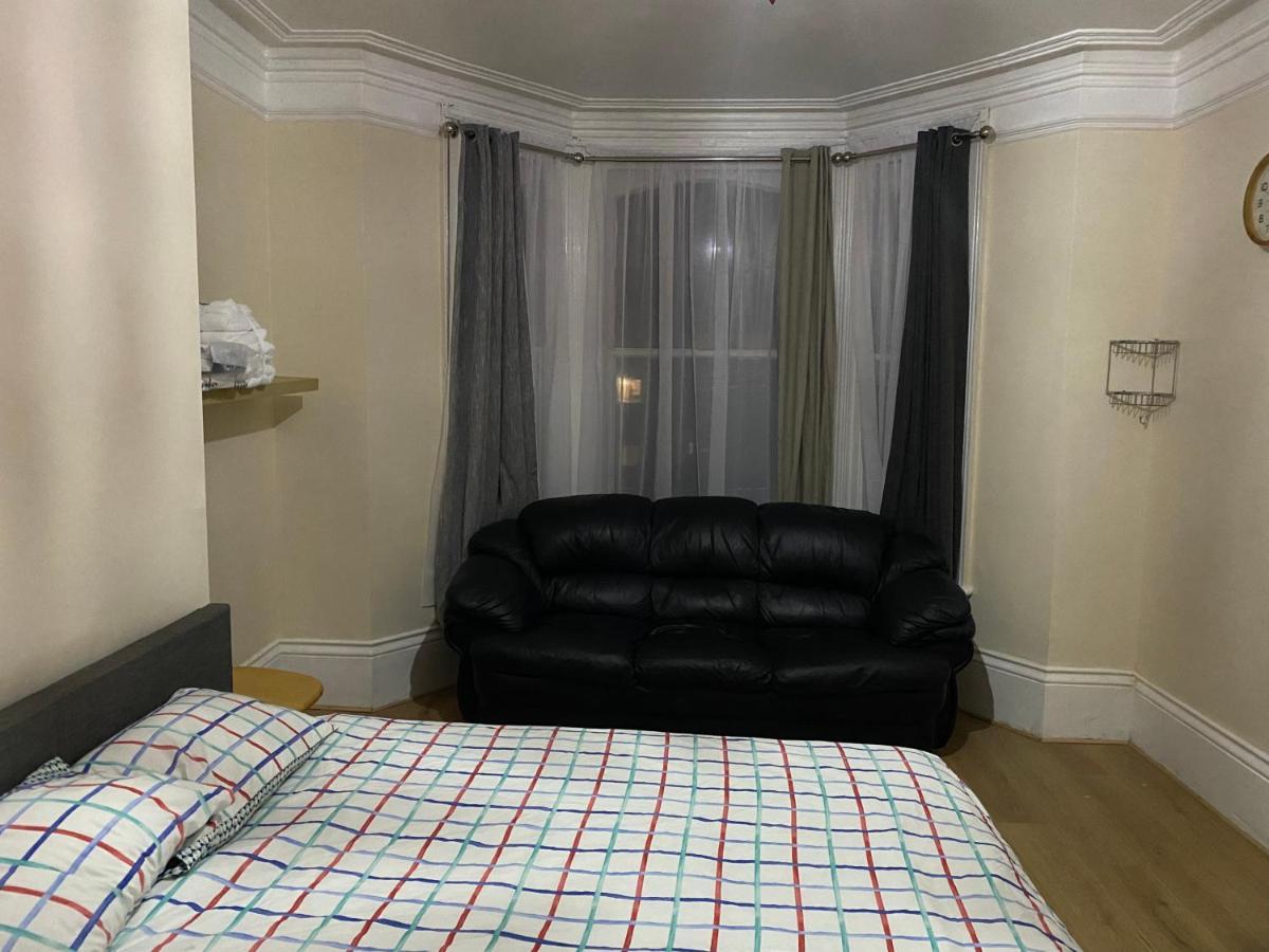 Crystal Hotel Лондон Екстериор снимка